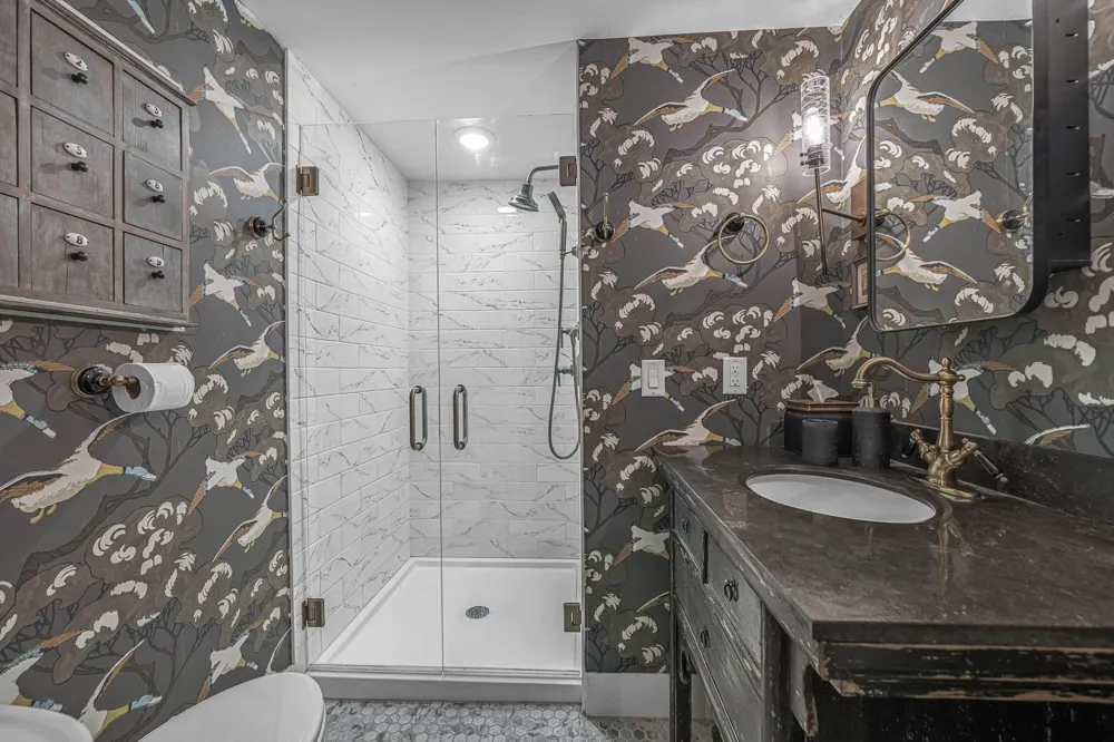 6988 Peninsula Drive Peninsula Township, MI 49686