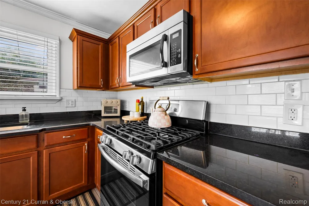 6521 Berwyn Street Dearborn Heights City, MI 48127
