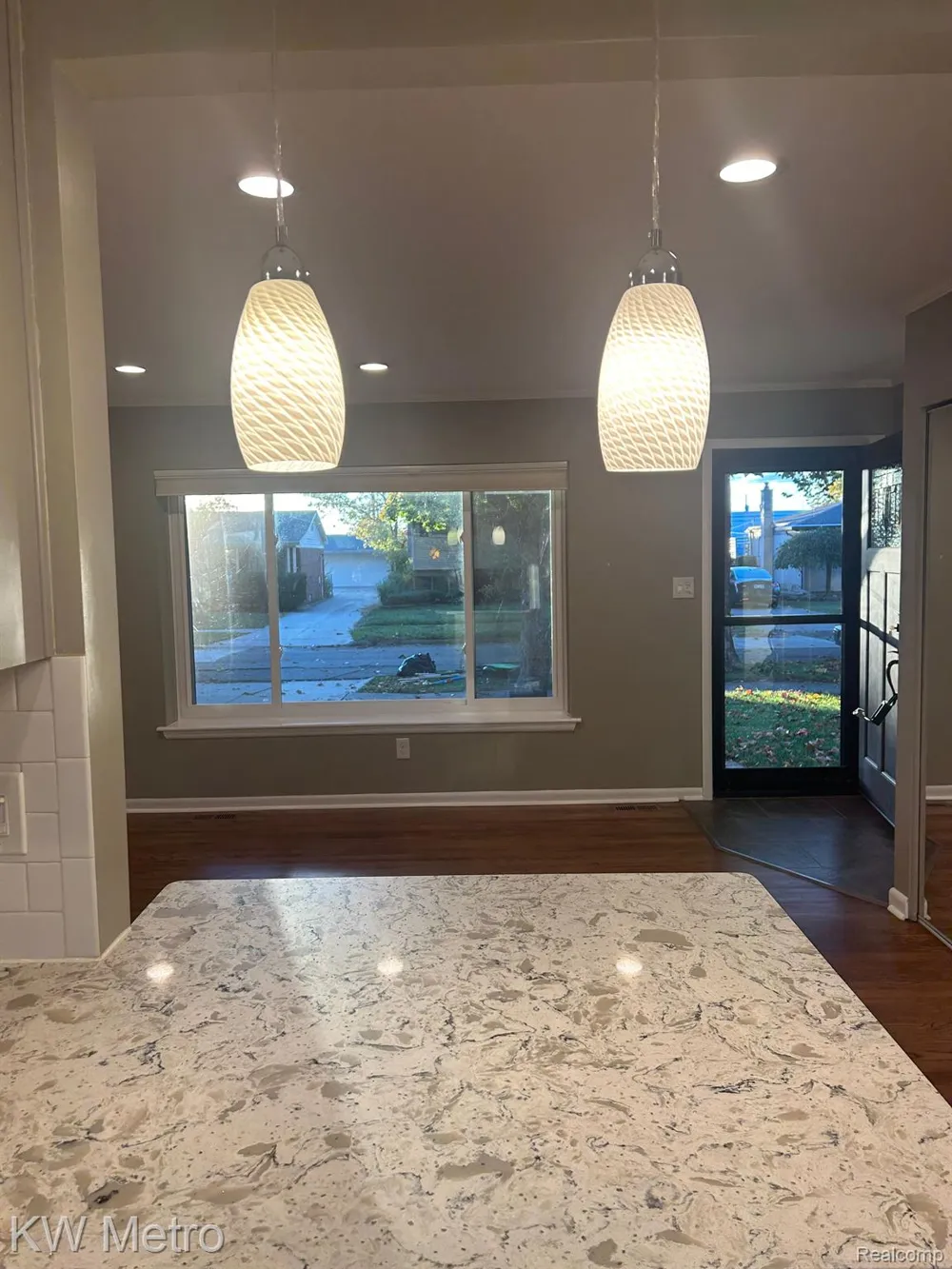 1210 KENILWORTH Clawson City, MI 48017