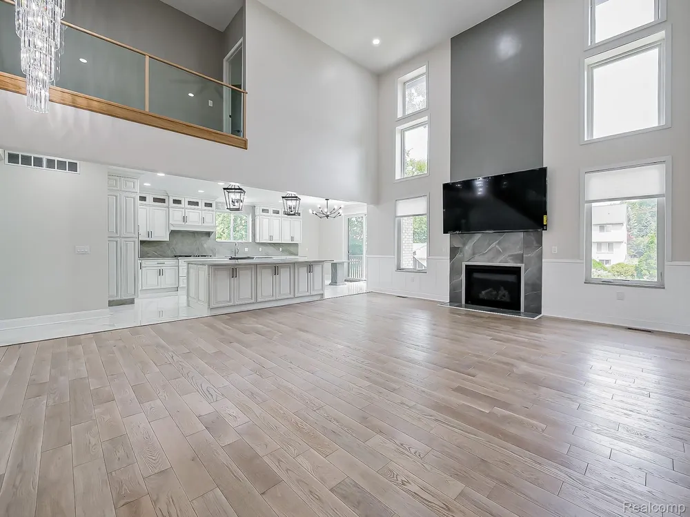 1683 Delta Drive Troy City, MI 48085