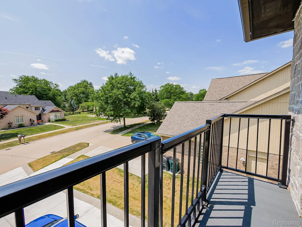 1683 Delta Drive Troy City, MI 48085