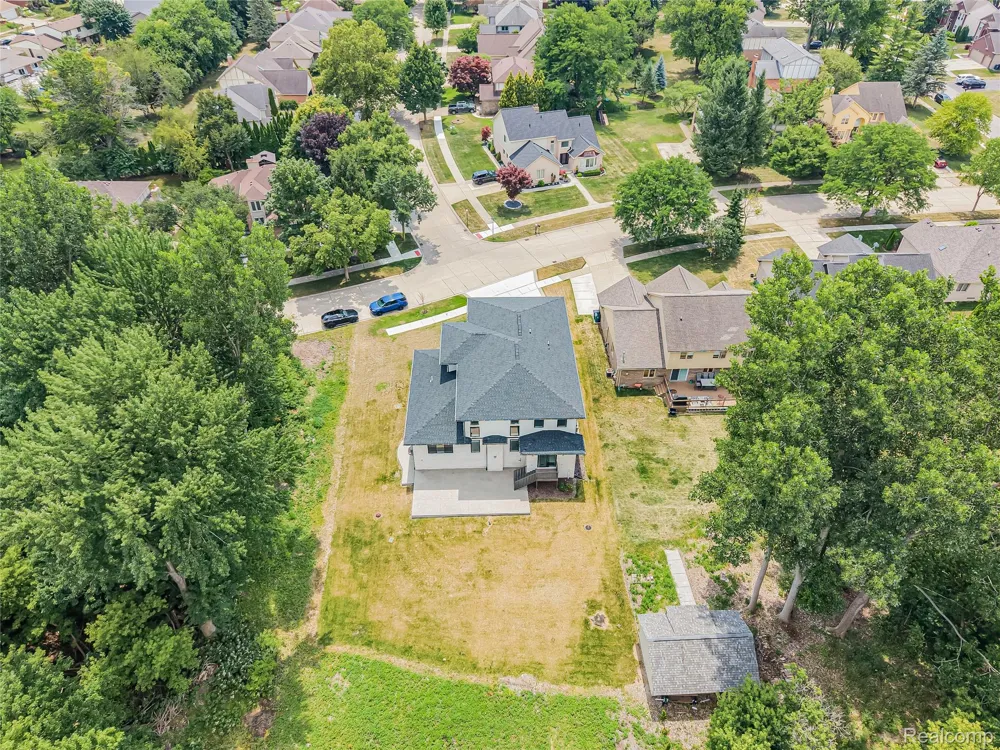 1683 Delta Drive Troy City, MI 48085