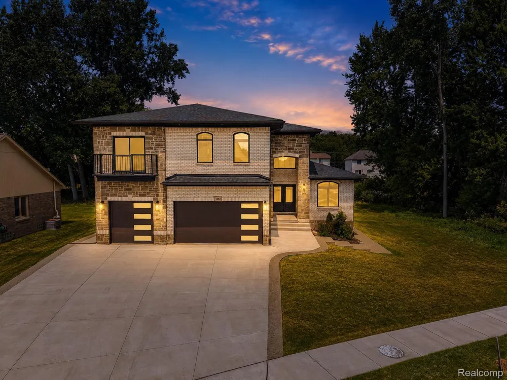 1683 Delta Drive Troy City, MI 48085