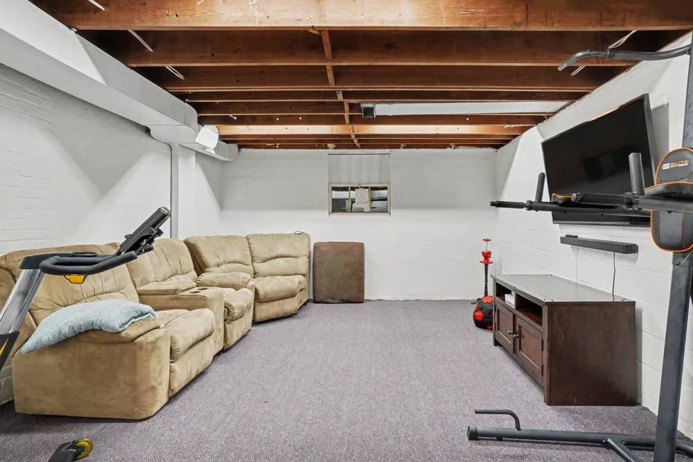 610 Ray Street North Muskegon City, MI 49445