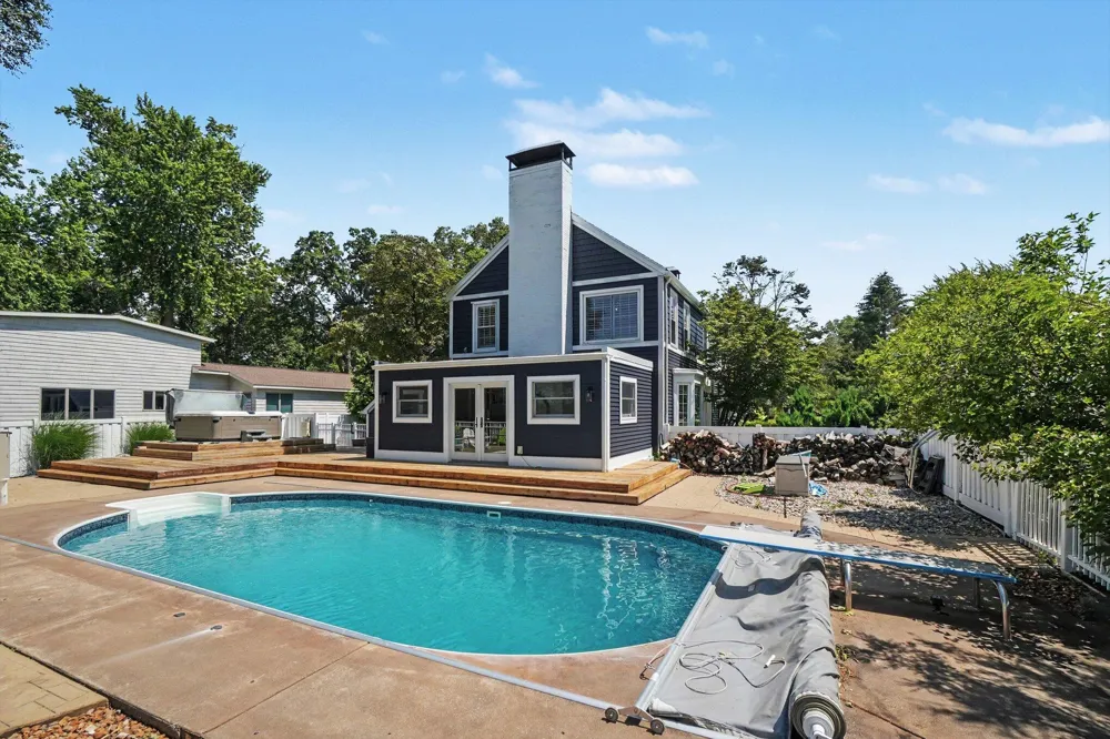 610 Ray Street North Muskegon City, MI 49445