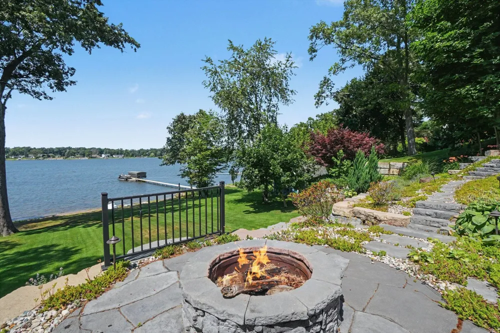 610 Ray Street North Muskegon City, MI 49445
