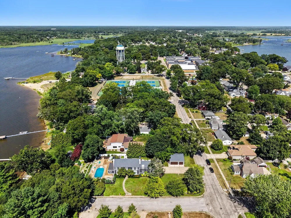 610 Ray Street North Muskegon City, MI 49445