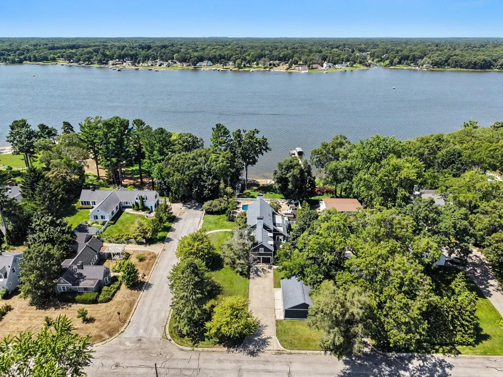 610 Ray Street North Muskegon City, MI 49445