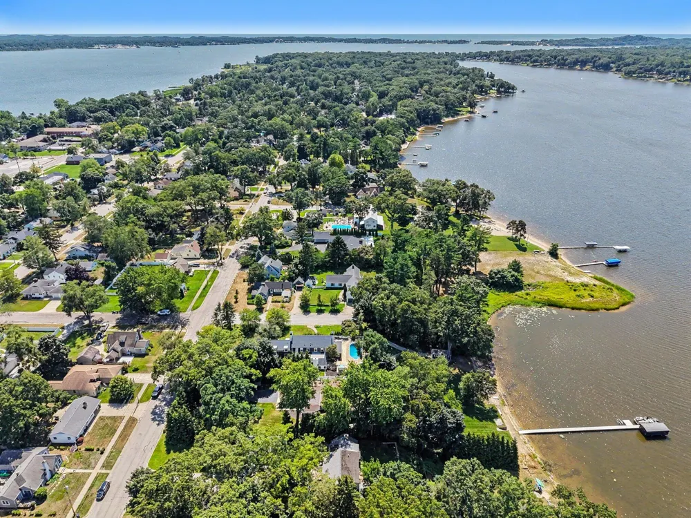 610 Ray Street North Muskegon City, MI 49445