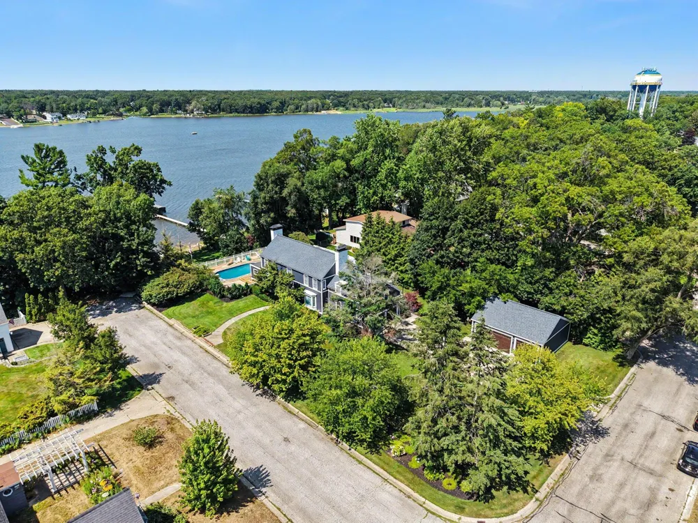 610 Ray Street North Muskegon City, MI 49445