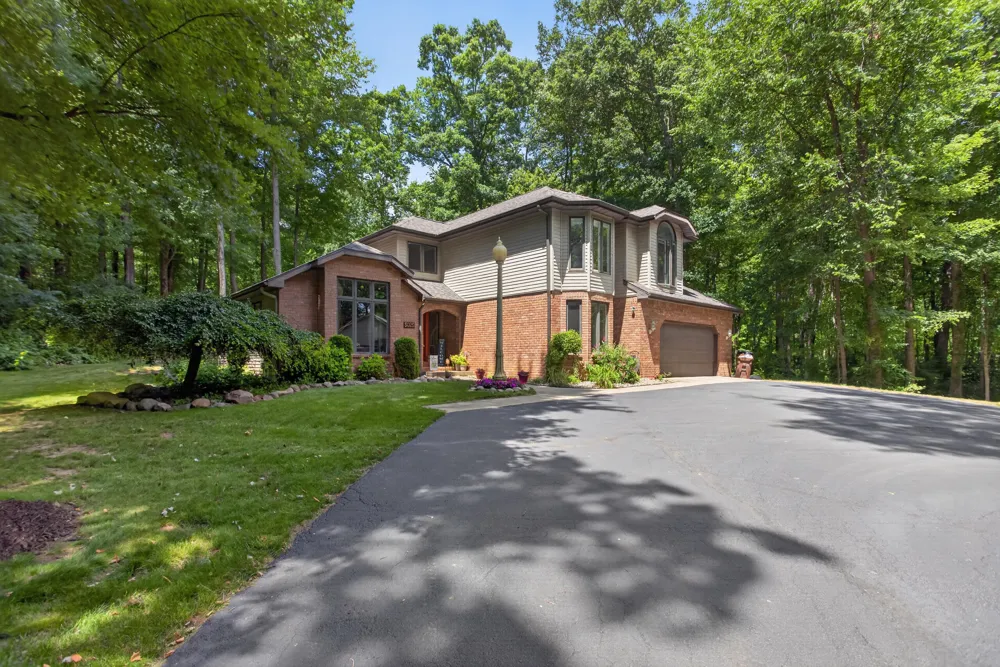 5025 Firethorne Drive Blackman Charter Township, MI 49201