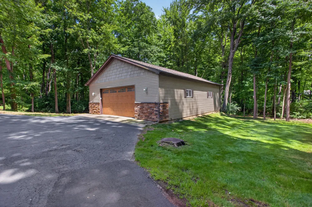 5025 Firethorne Drive Blackman Charter Township, MI 49201