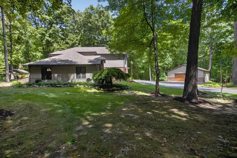 5025 Firethorne Drive Blackman Charter Township, MI 49201