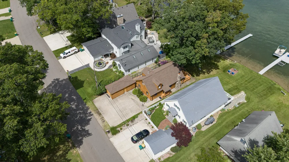 9715 Woodlawn Drive Portage City, MI 49002