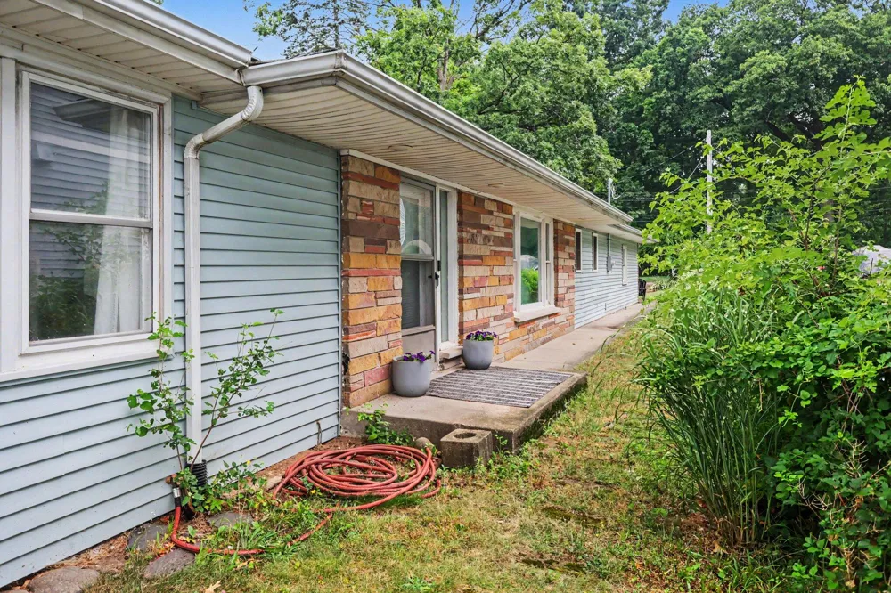 1028 Forest Drive Portage, MI 49002