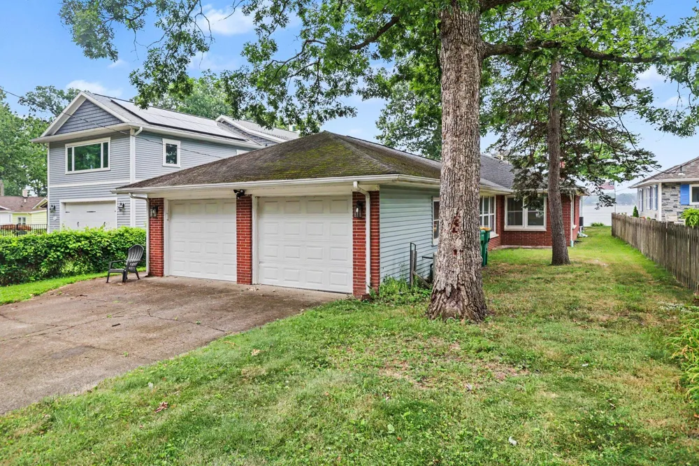 1028 Forest Drive Portage, MI 49002