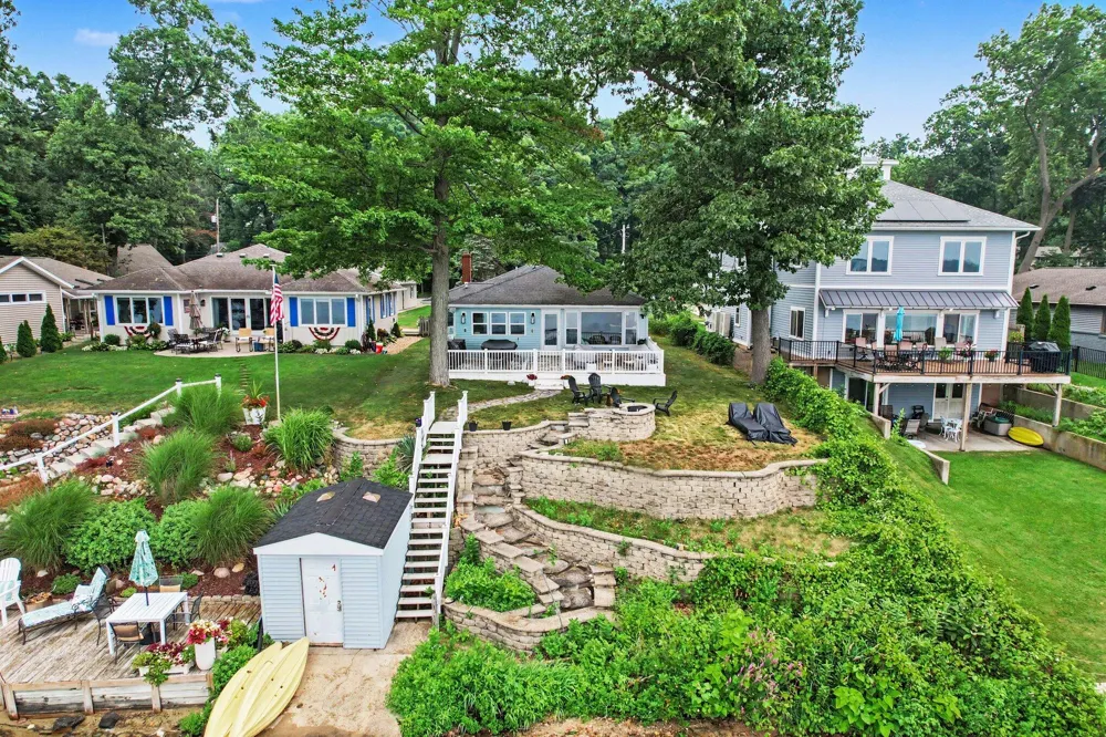 1028 Forest Drive Portage, MI 49002