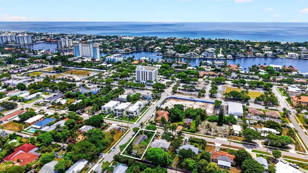310 SE 8TH STREET Delray Beach, FL 33483