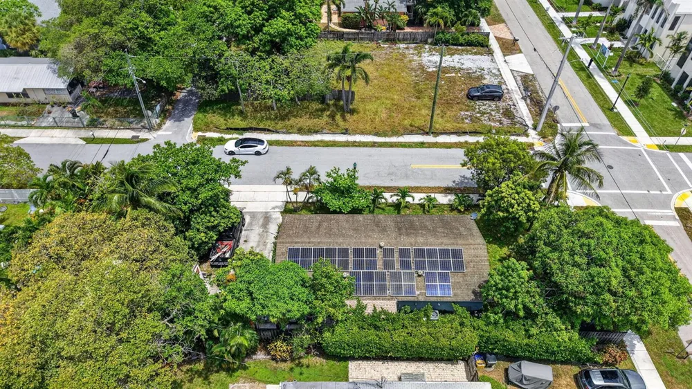 310 SE 8TH STREET Delray Beach, FL 33483