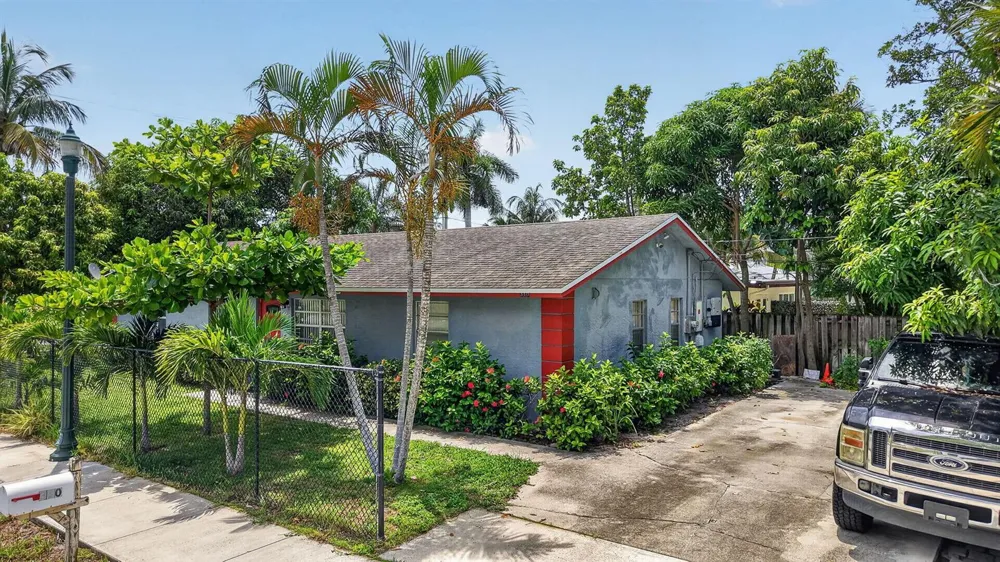 310 SE 8TH STREET Delray Beach, FL 33483