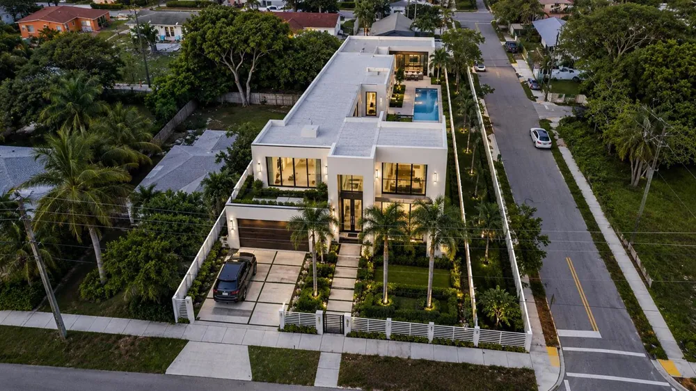 310 SE 8TH STREET Delray Beach, FL 33483