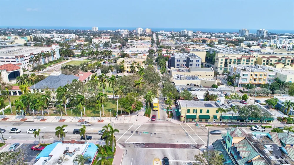 310 SE 8TH STREET Delray Beach, FL 33483