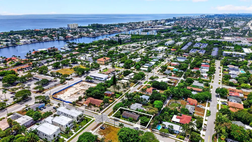 310 SE 8TH STREET Delray Beach, FL 33483