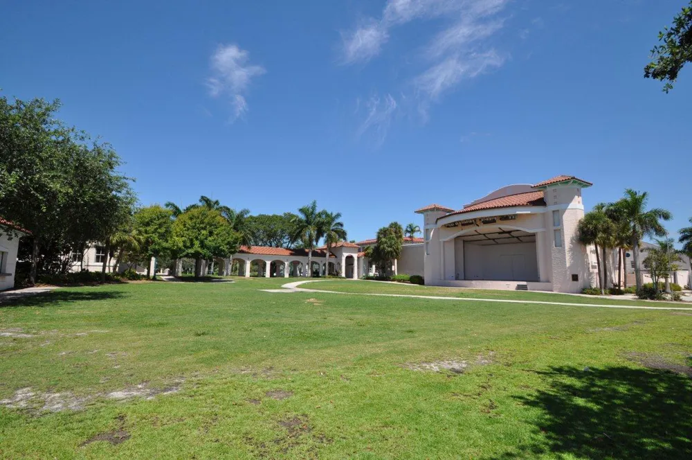 310 SE 8TH STREET Delray Beach, FL 33483