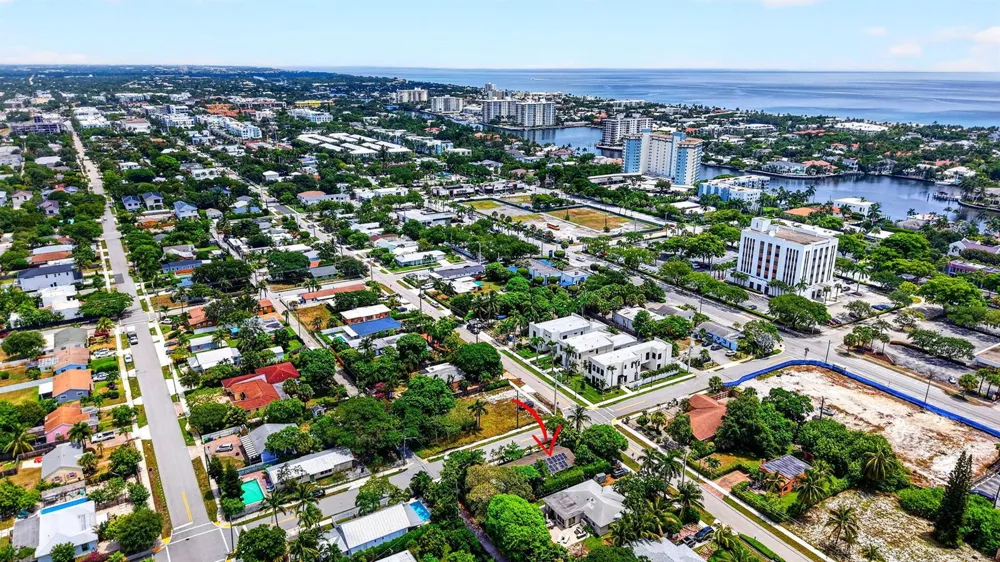 310 SE 8TH STREET Delray Beach, FL 33483