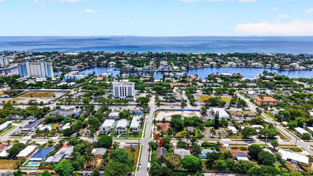 310 SE 8TH STREET Delray Beach, FL 33483