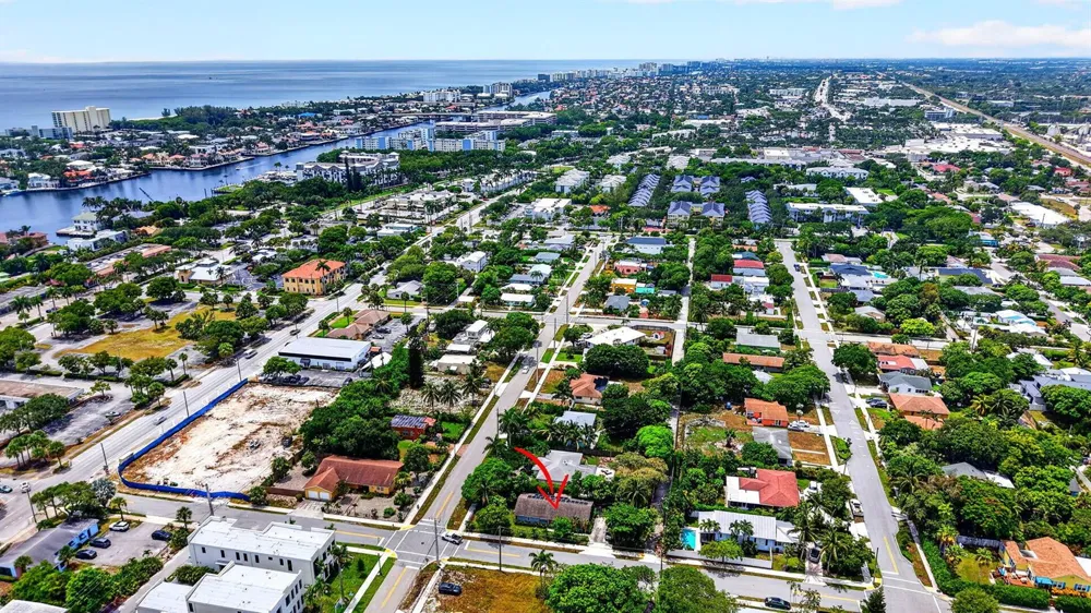 310 SE 8TH STREET Delray Beach, FL 33483