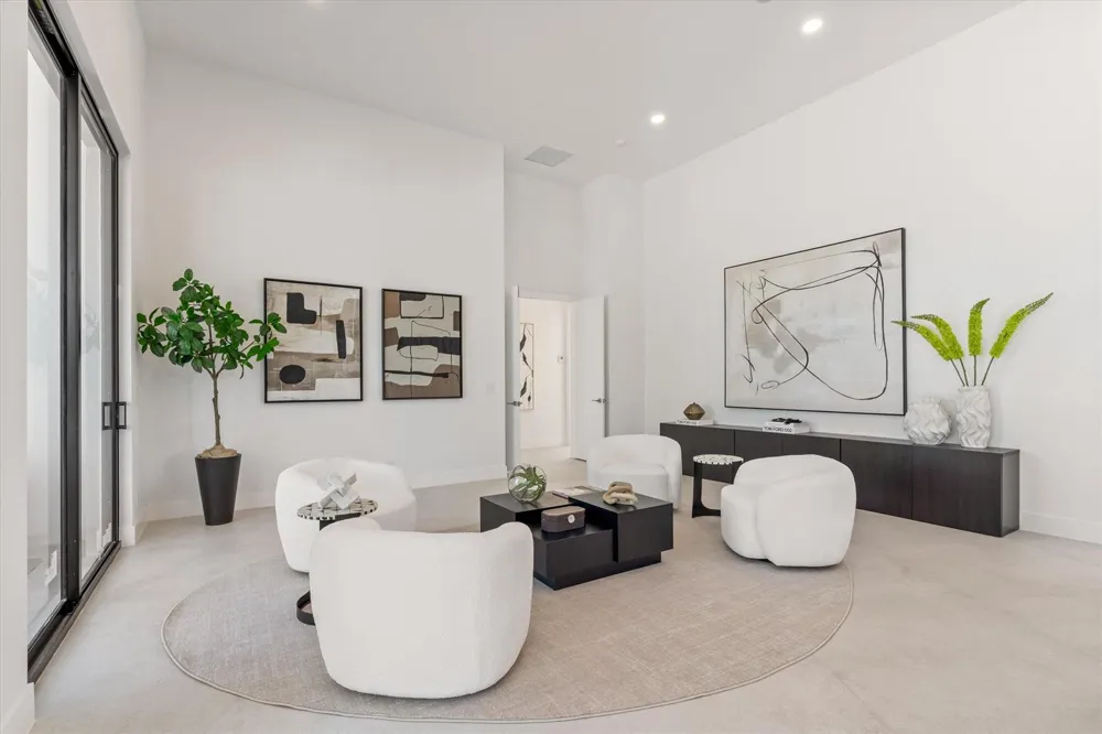 2525 Seminole Circle West Palm Beach, FL 33409