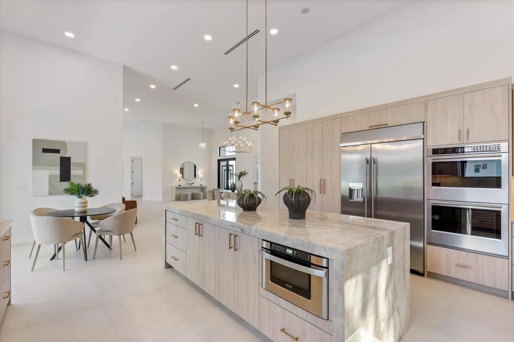 2525 Seminole Circle West Palm Beach, FL 33409