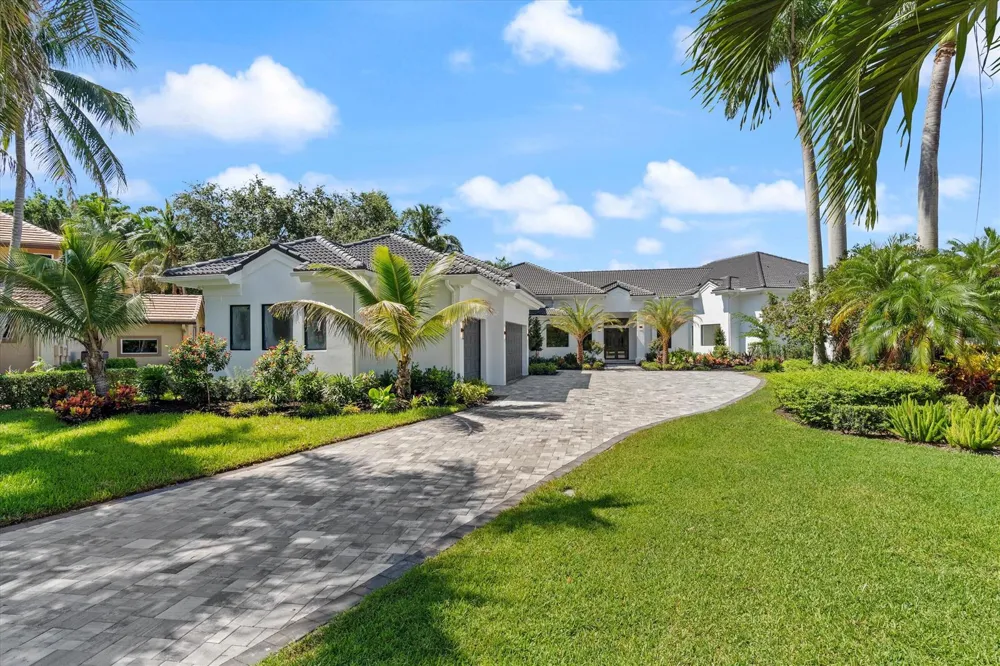 2525 Seminole Circle West Palm Beach, FL 33409