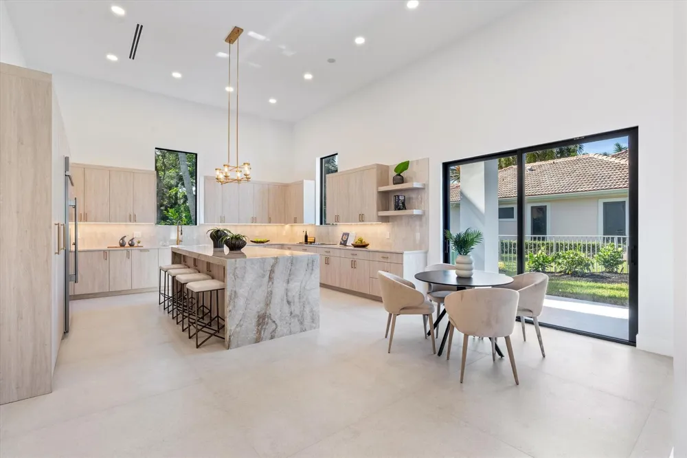 2525 Seminole Circle West Palm Beach, FL 33409