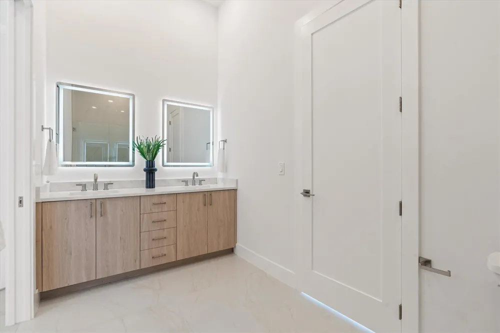 2525 Seminole Circle West Palm Beach, FL 33409