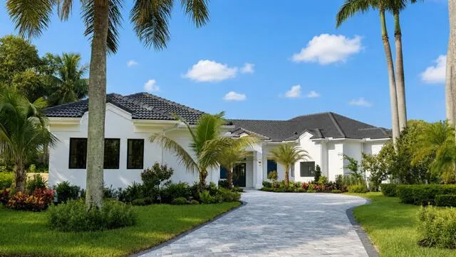 2525 Seminole Circle West Palm Beach, FL 33409