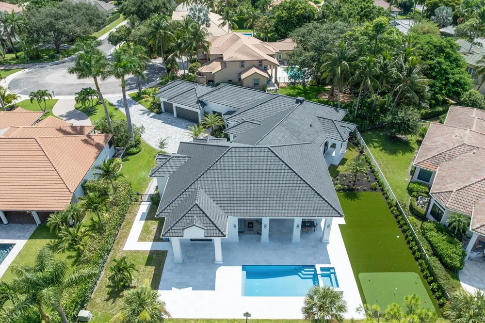 2525 Seminole Circle West Palm Beach, FL 33409