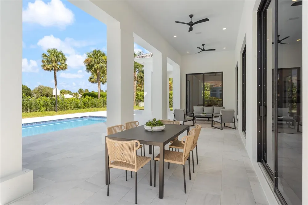 2525 Seminole Circle West Palm Beach, FL 33409
