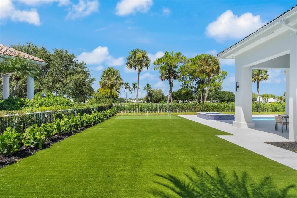 2525 Seminole Circle West Palm Beach, FL 33409