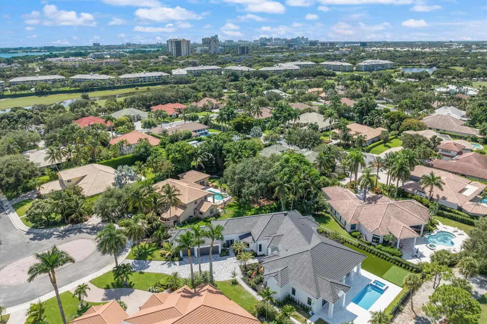 2525 Seminole Circle West Palm Beach, FL 33409