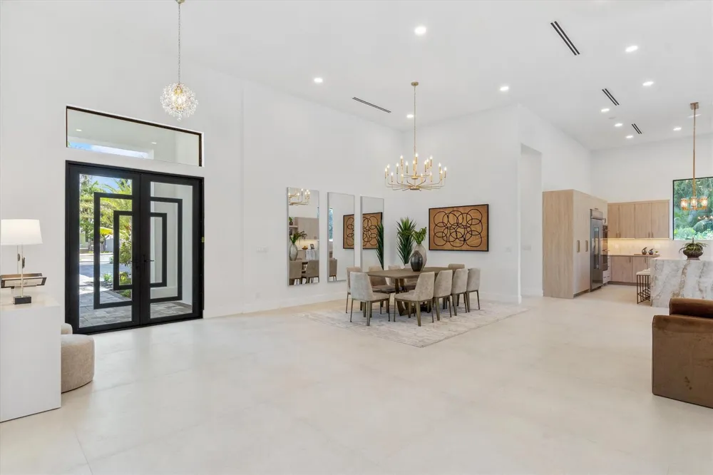 2525 Seminole Circle West Palm Beach, FL 33409