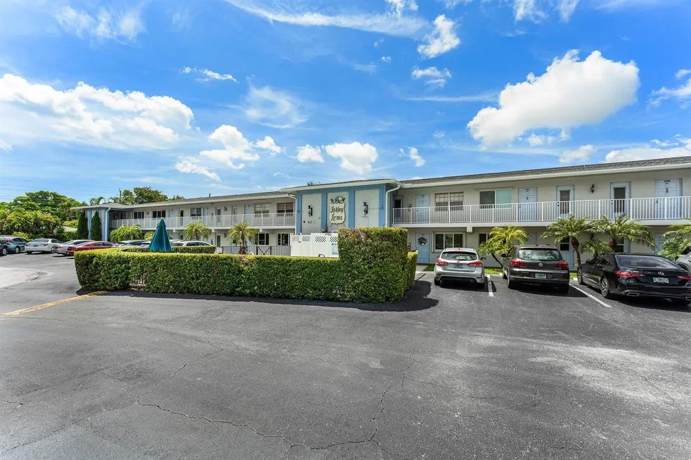 4111 NE 21st Way #204 Lighthouse Point, FL 33064
