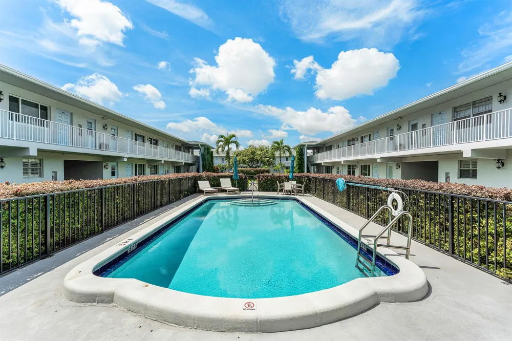 4111 NE 21st Way #204 Lighthouse Point, FL 33064