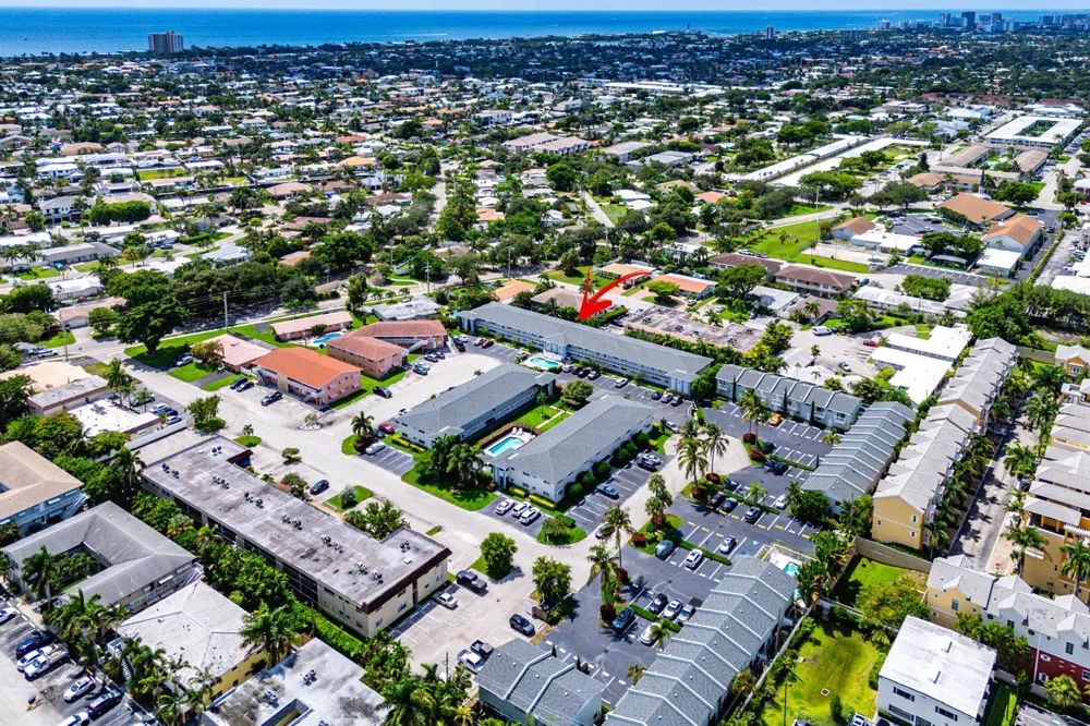 4111 NE 21st Way #204 Lighthouse Point, FL 33064