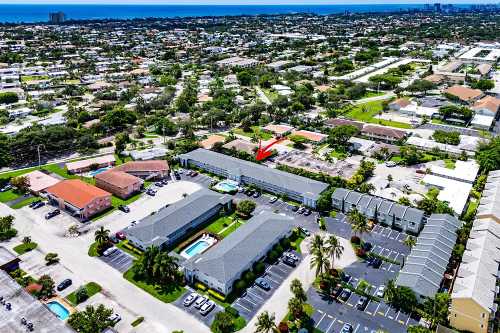 4111 NE 21st Way #204 Lighthouse Point, FL 33064
