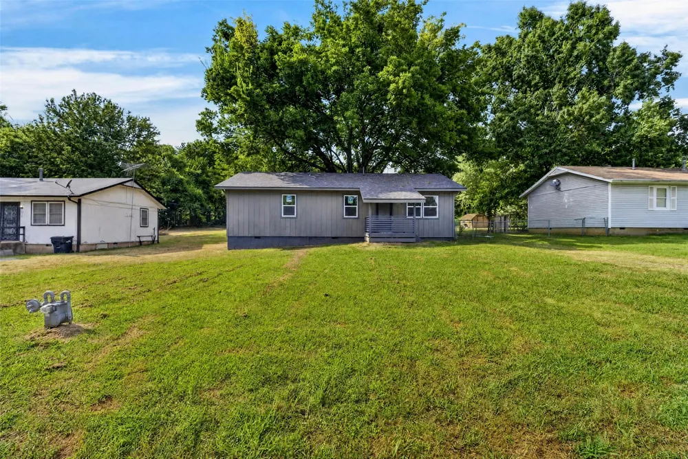 516 E Armory Avenue Fort Gibson, OK 74434