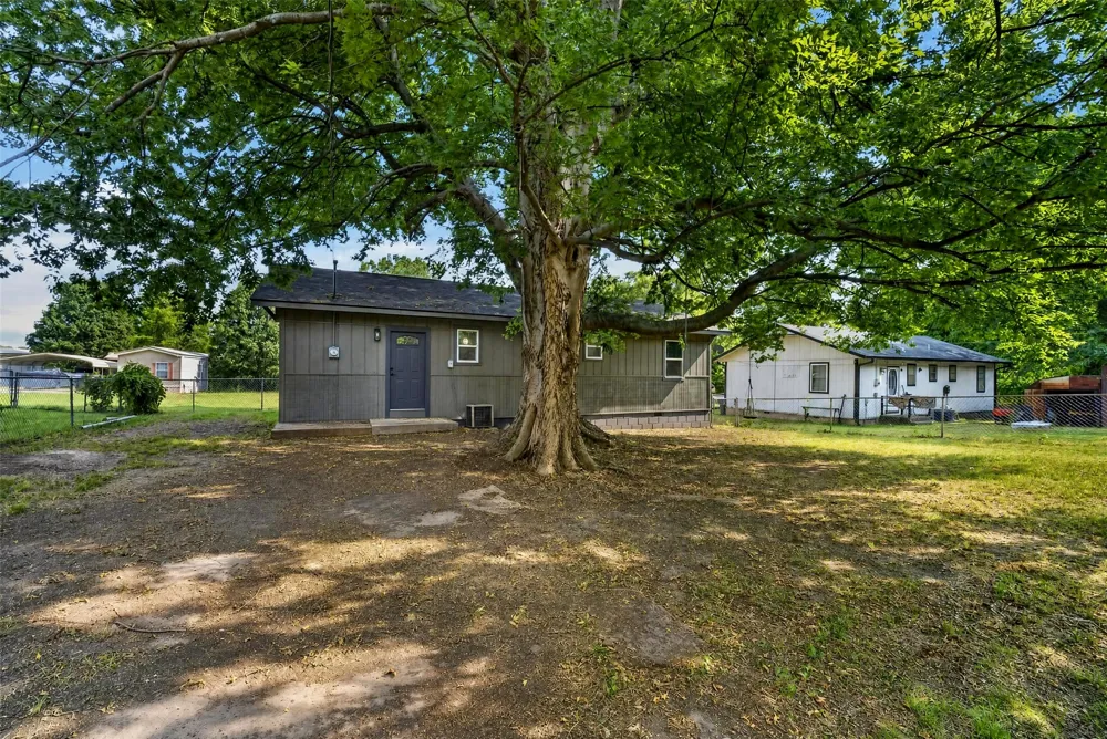 516 E Armory Avenue Fort Gibson, OK 74434