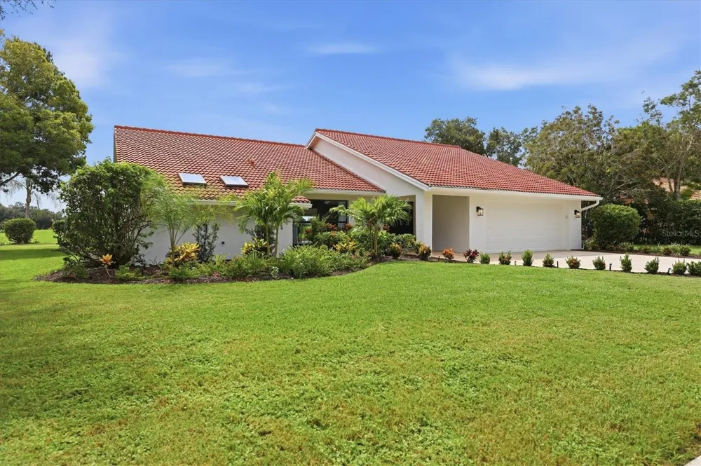 8822 MISTY CREEK DRIVE Sarasota, FL 34241