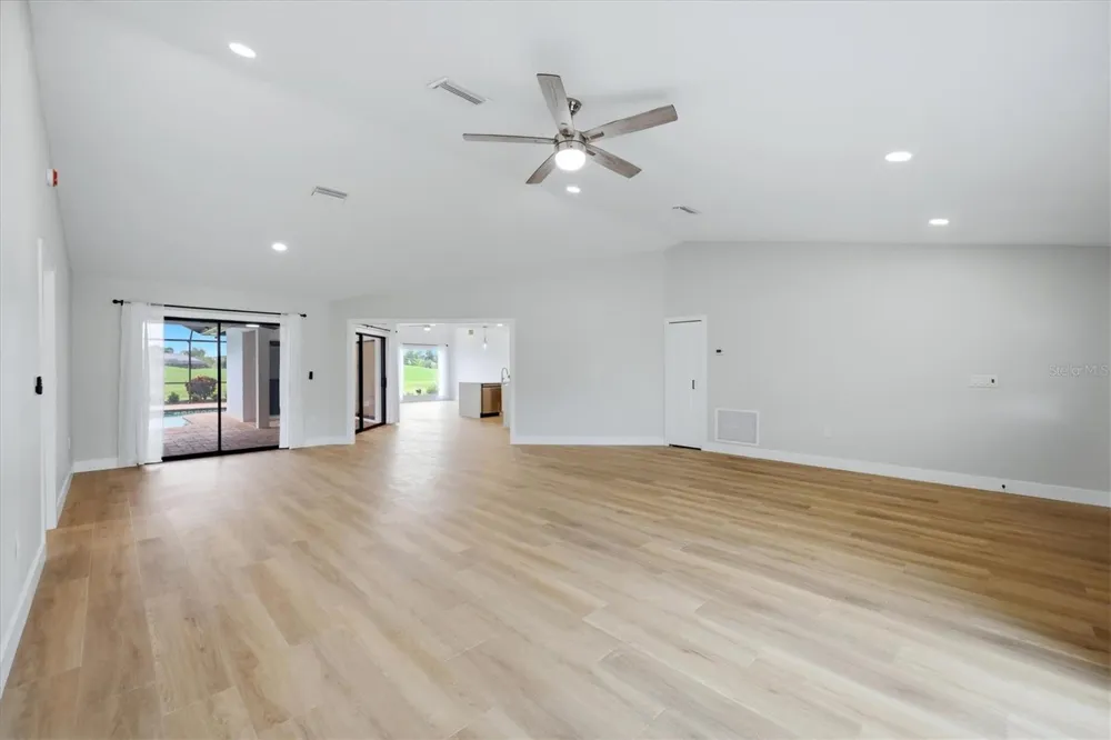 8822 MISTY CREEK DRIVE Sarasota, FL 34241